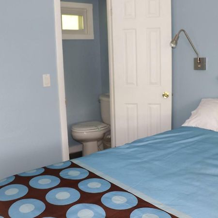 Hitching Post Country Motel Cornwall Екстериор снимка