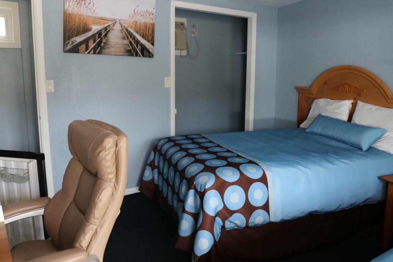Hitching Post Country Motel Cornwall Екстериор снимка