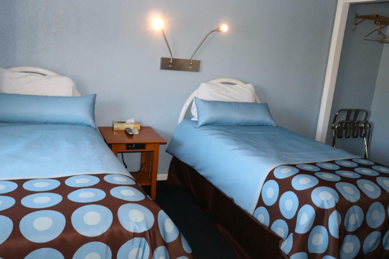 Hitching Post Country Motel Cornwall Екстериор снимка