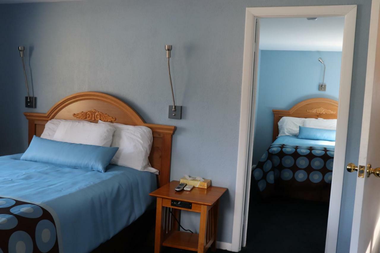 Hitching Post Country Motel Cornwall Екстериор снимка