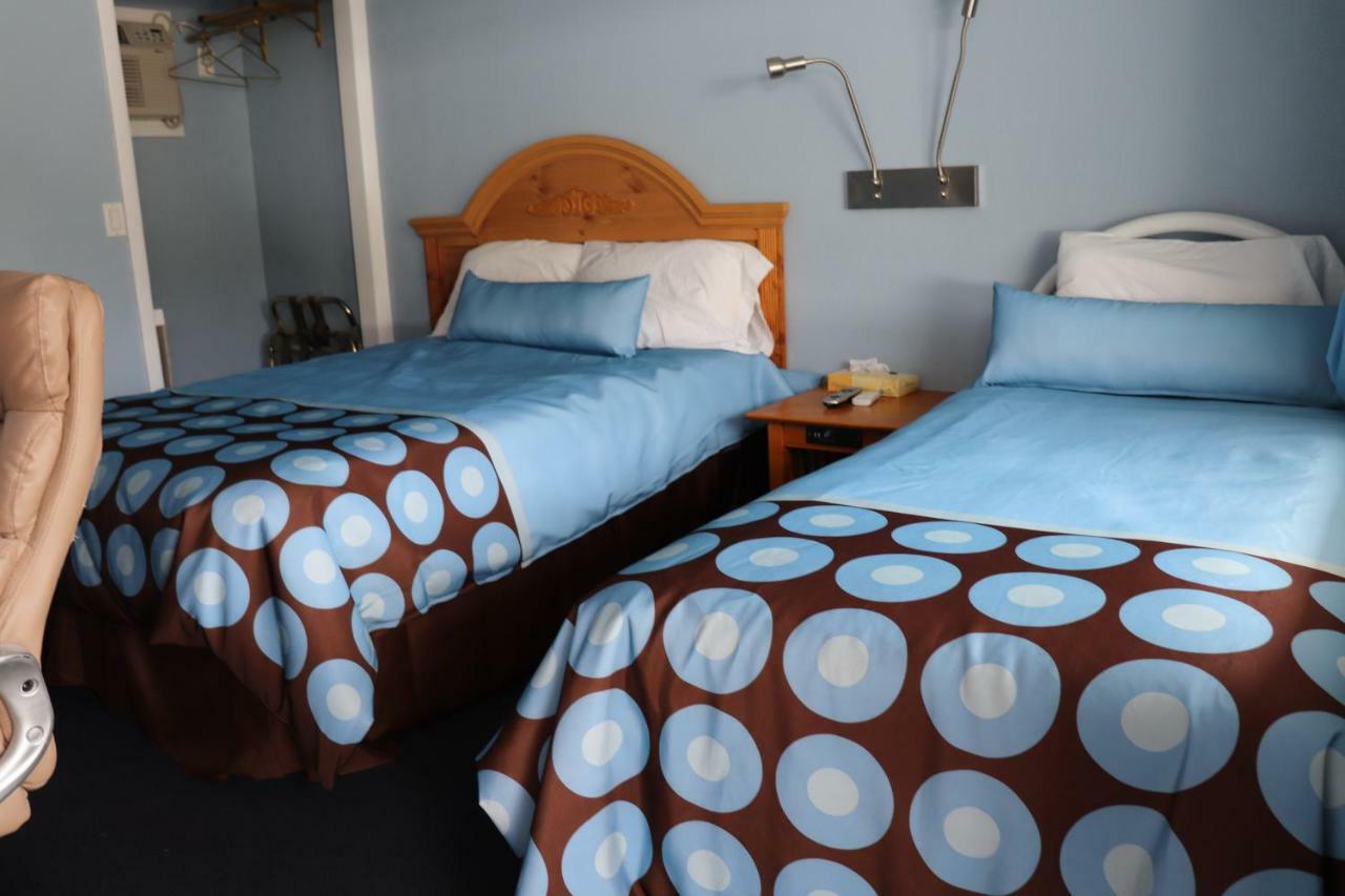 Hitching Post Country Motel Cornwall Екстериор снимка