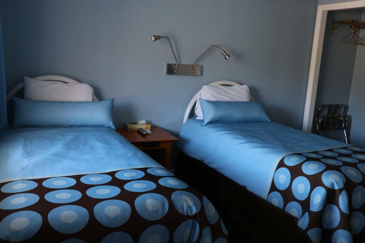 Hitching Post Country Motel Cornwall Екстериор снимка