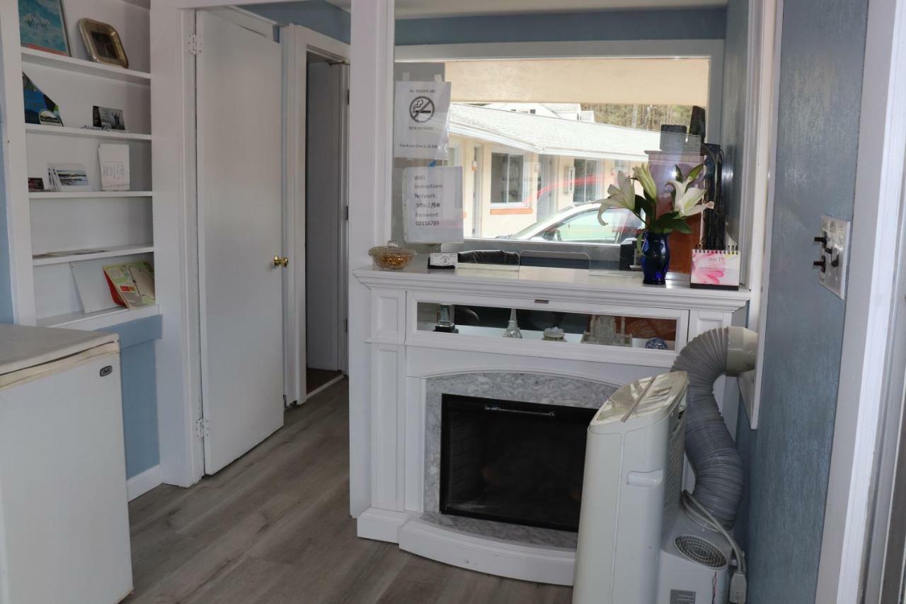 Hitching Post Country Motel Cornwall Екстериор снимка