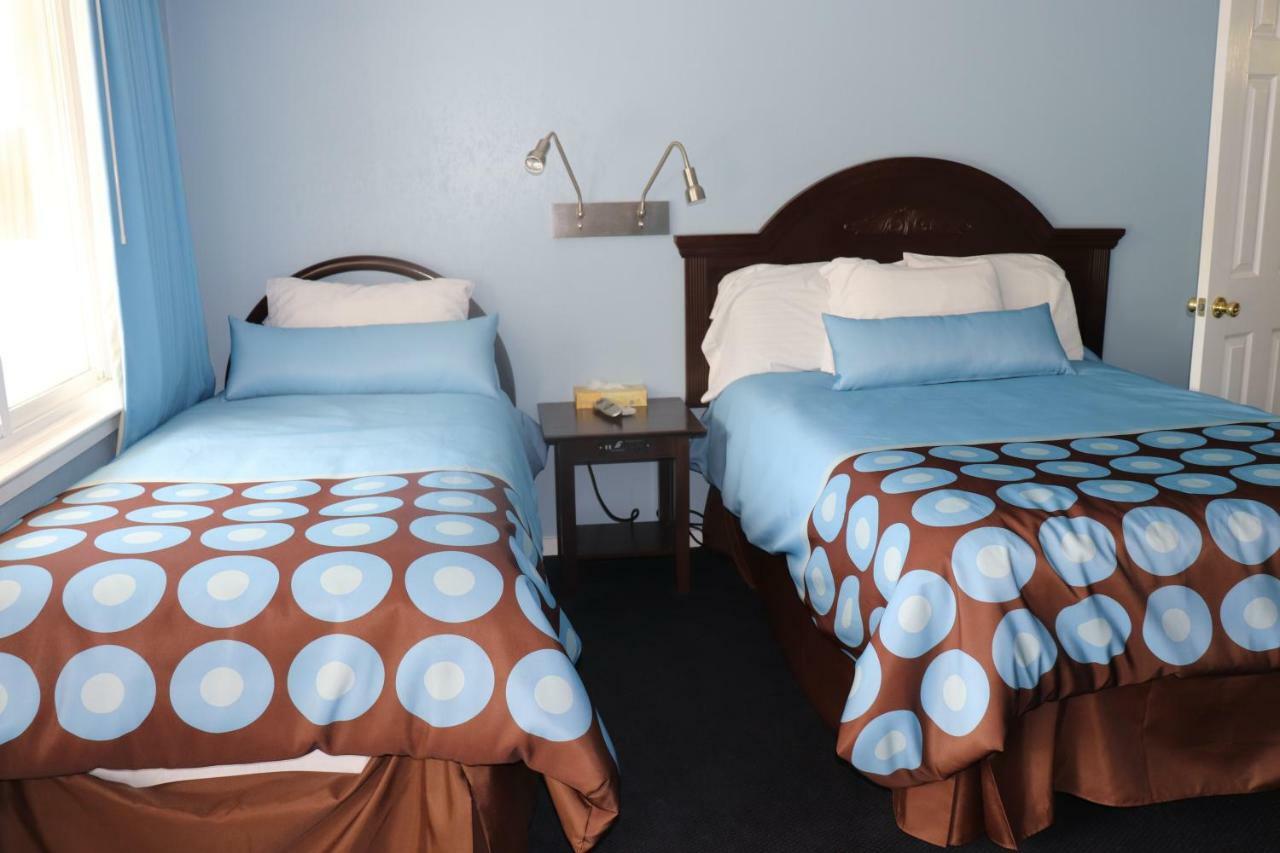 Hitching Post Country Motel Cornwall Екстериор снимка