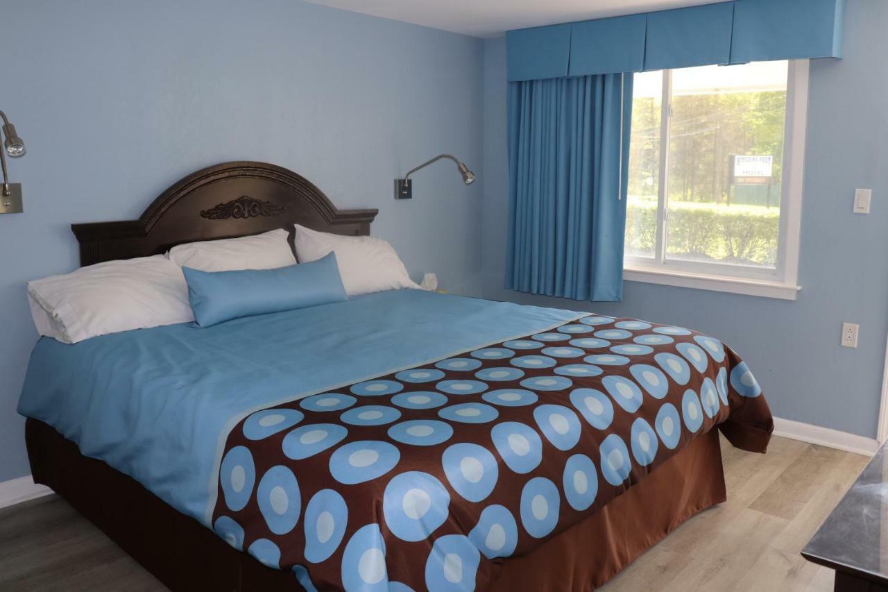 Hitching Post Country Motel Cornwall Екстериор снимка