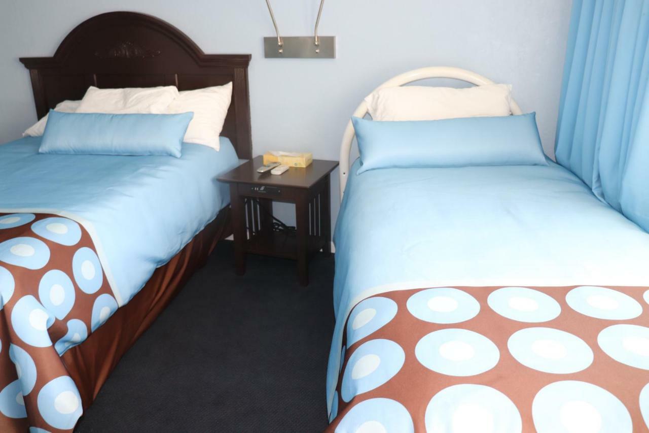 Hitching Post Country Motel Cornwall Екстериор снимка