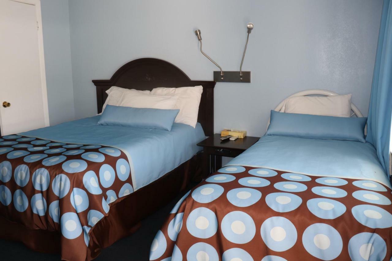 Hitching Post Country Motel Cornwall Екстериор снимка