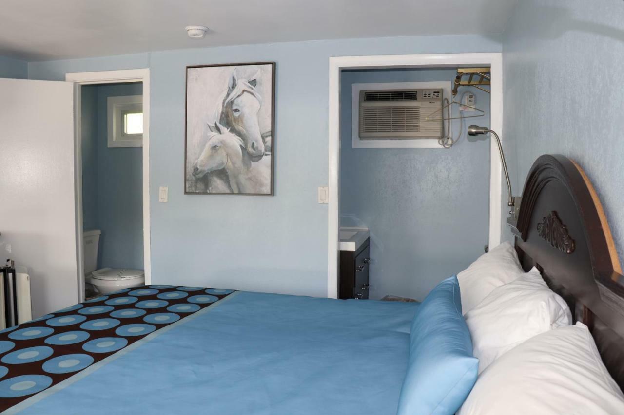 Hitching Post Country Motel Cornwall Екстериор снимка
