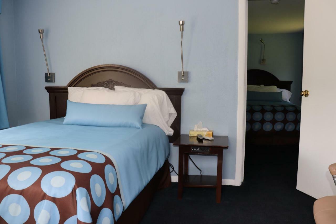 Hitching Post Country Motel Cornwall Екстериор снимка