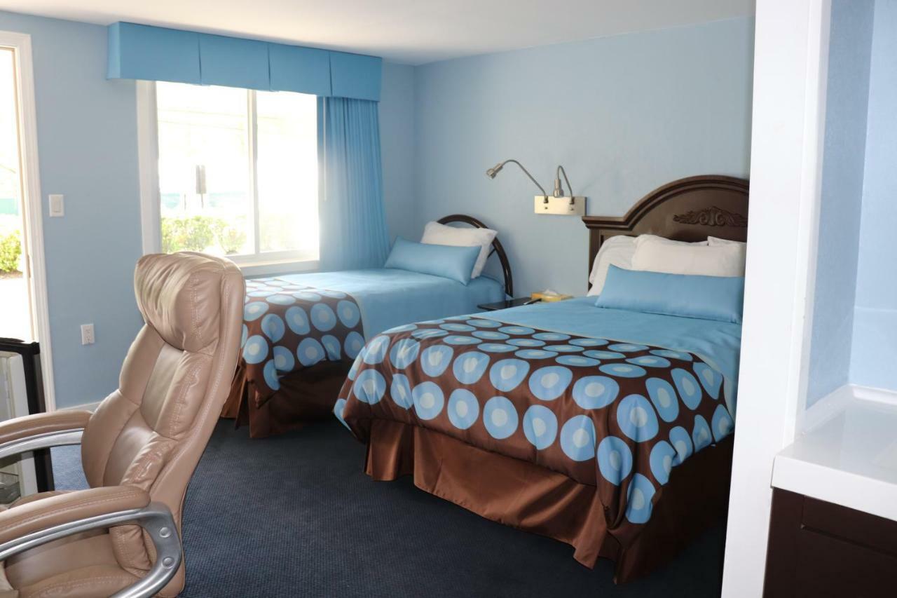Hitching Post Country Motel Cornwall Екстериор снимка