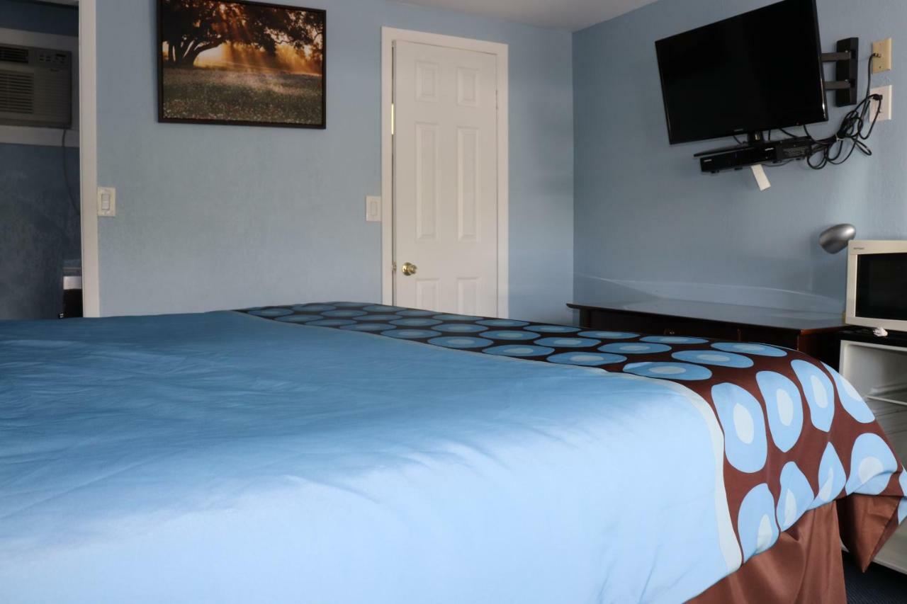 Hitching Post Country Motel Cornwall Екстериор снимка