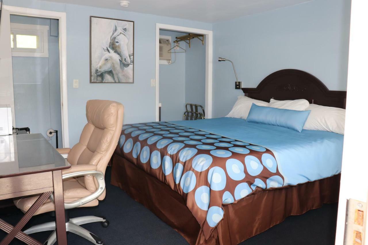 Hitching Post Country Motel Cornwall Екстериор снимка
