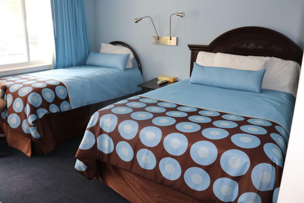 Hitching Post Country Motel Cornwall Екстериор снимка